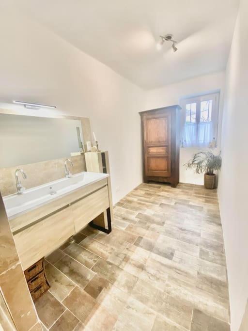 Maison Avec Jardin Et 3 Petits Chats , Proche Du Chateau Lacoste Le Puy-Sainte-Réparade エクステリア 写真