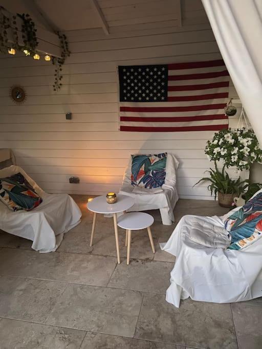 Maison Avec Jardin Et 3 Petits Chats , Proche Du Chateau Lacoste Le Puy-Sainte-Réparade エクステリア 写真